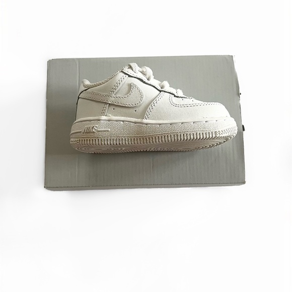 Nike Force 1 LE Toddler Size 6c - Picture 2 of 5